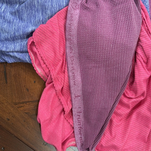 Lululemon running tanks! 💕 - Picture 5 of 7